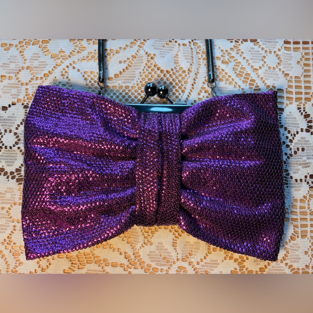 🎀Betseyville 💜 Betsey Johnson Purple Sequin Kiss-Lock Bow Clutch Purse - Picture 4 of 16